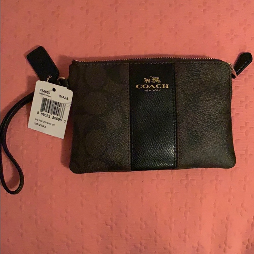Small Wristlet In Colorblock Signature Canvas